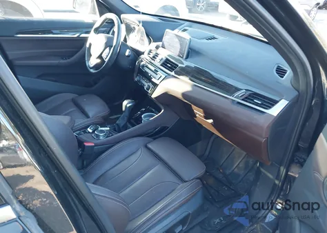 2016 BMW X1 xDrive28I z USA, uszkodzony, nr VIN WBXHT3C37GP881396